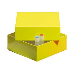 Cryoboîtes 133 x 133 mm en carton avec revêtement standard hydrofuge, avec couvercle à bords longs