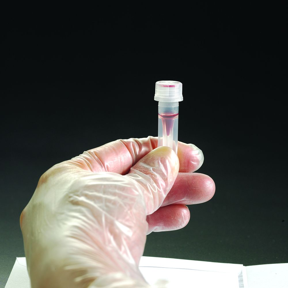 Microtubes, capuchon vissant de sécurité avec filetage externe
