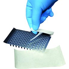 Films transparents adhésifs pour applications PCR