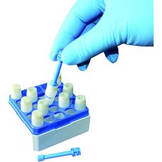 Tiges pour le prélevement et l'ouverture des cryotubes